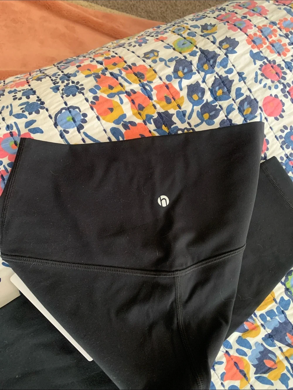 High-Rise Black Leggings - Women - Picture 4 of 5
